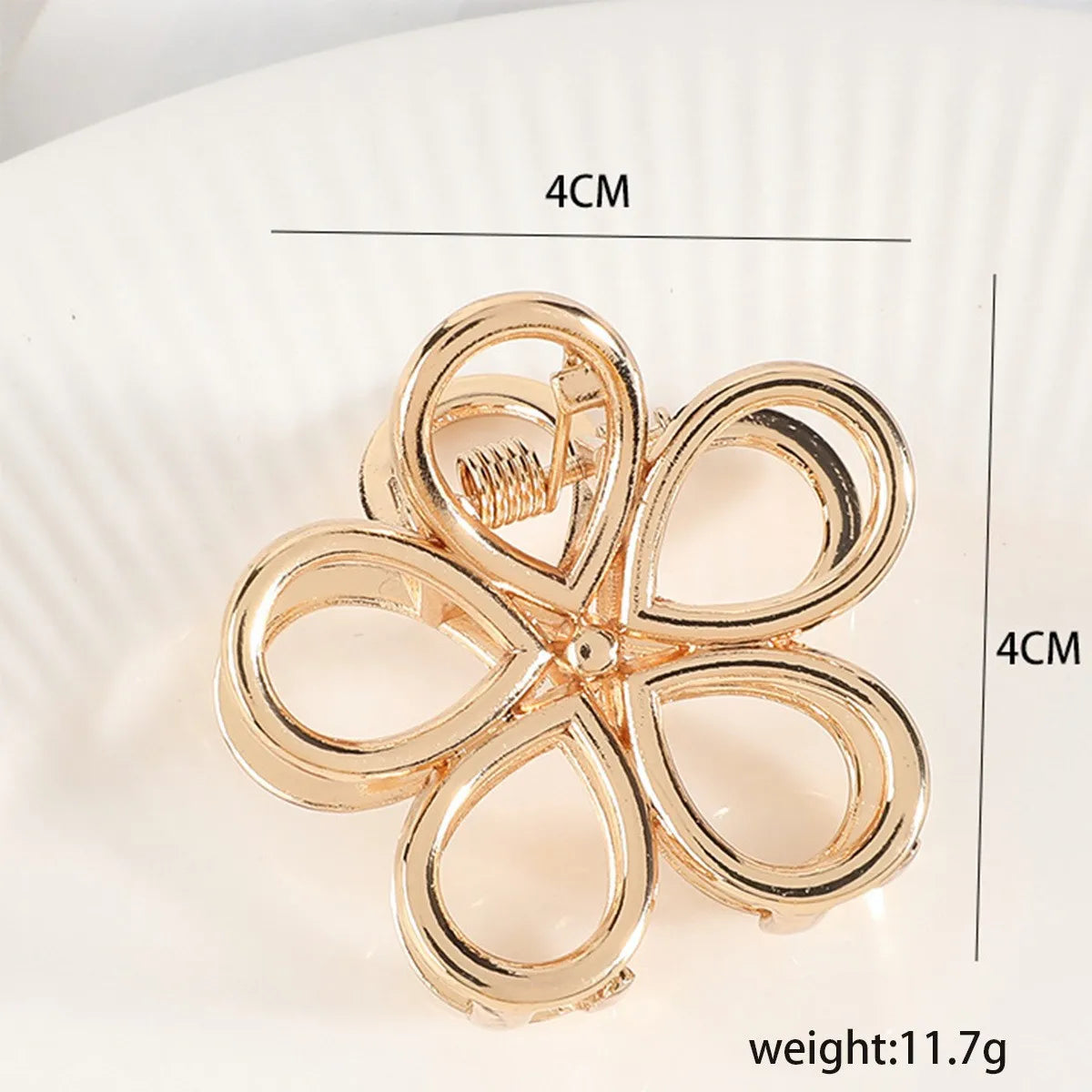 Metal Gold Silver Hollow Flower Hair Claw for Women Girls Hair Crab Clamps Ponytail Shark Clip Headdress Hair Style Accessories