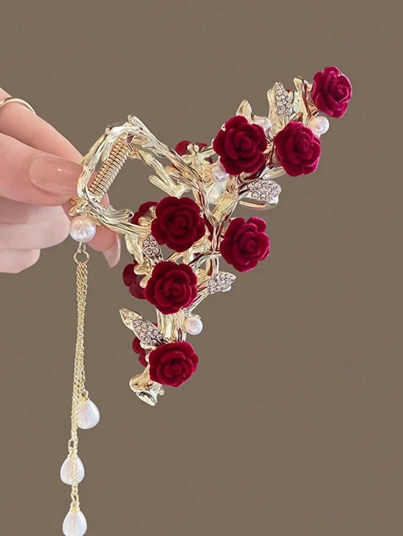 1Pcs Fashion Antique Roses Hair  metal Claw clip For Women Hair Accessories girls pretty       Holidays cruises party’s special  weddings