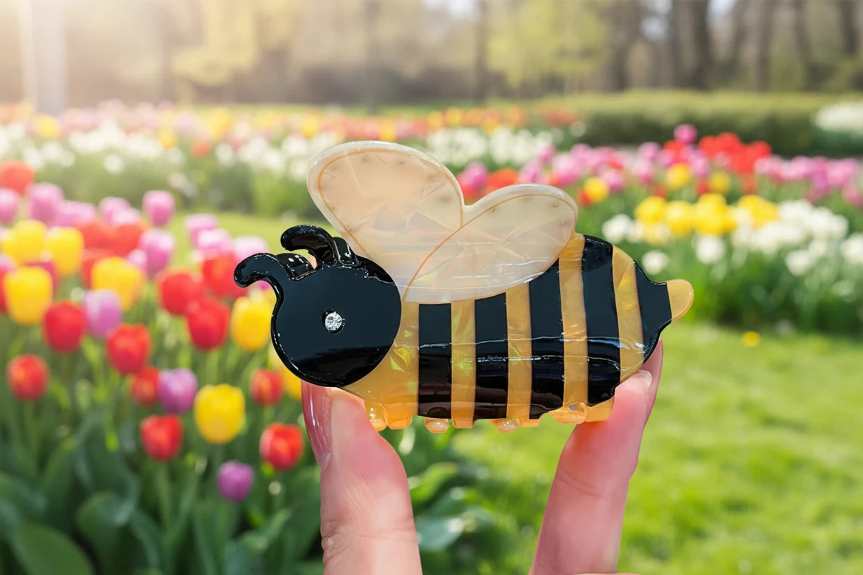 Cartoon Hair Claw For Women Cute Bee  ping pong  butterfly  cat  Shark Hair Gripper Claw Creative Acrylic Animal Hair Clip Girls Hair Accessories Manchester Bee for you or your princess holidays cruise party fancy dress  perfect for your manc friend r kid