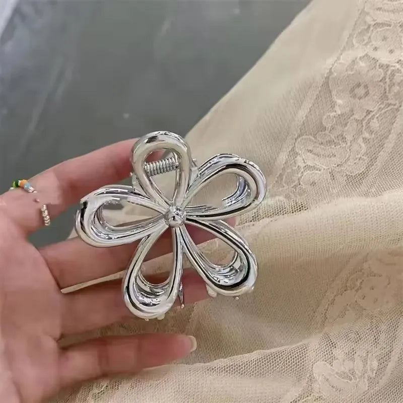 Metal Gold Silver Hollow Flower Hair Claw for Women Girls Hair Crab Clamps Ponytail Shark Clip Headdress Hair Style Accessories