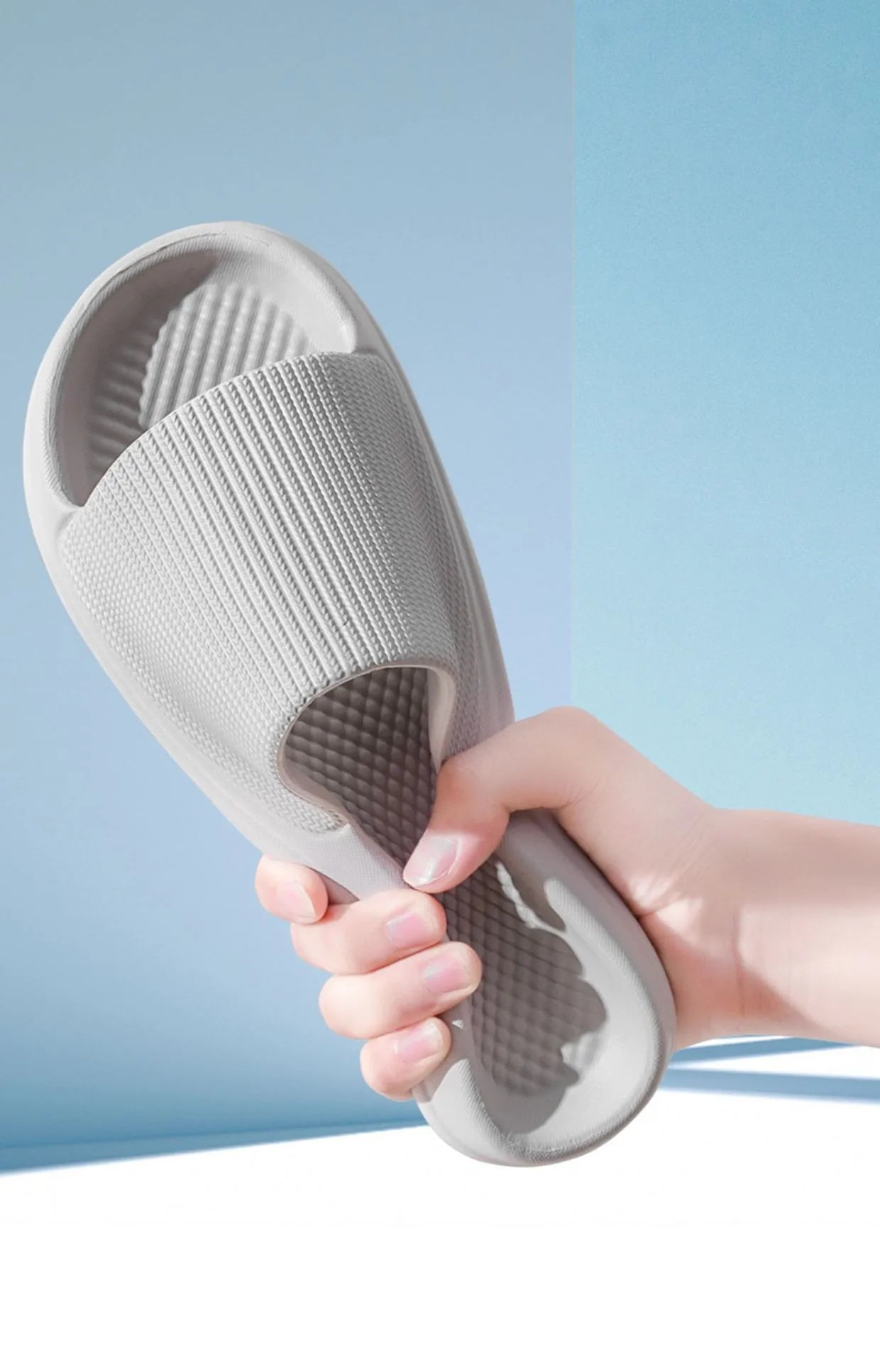 Light EVA Soft Anti-Slip Flip-Flops Summer Beach Sandals sliders