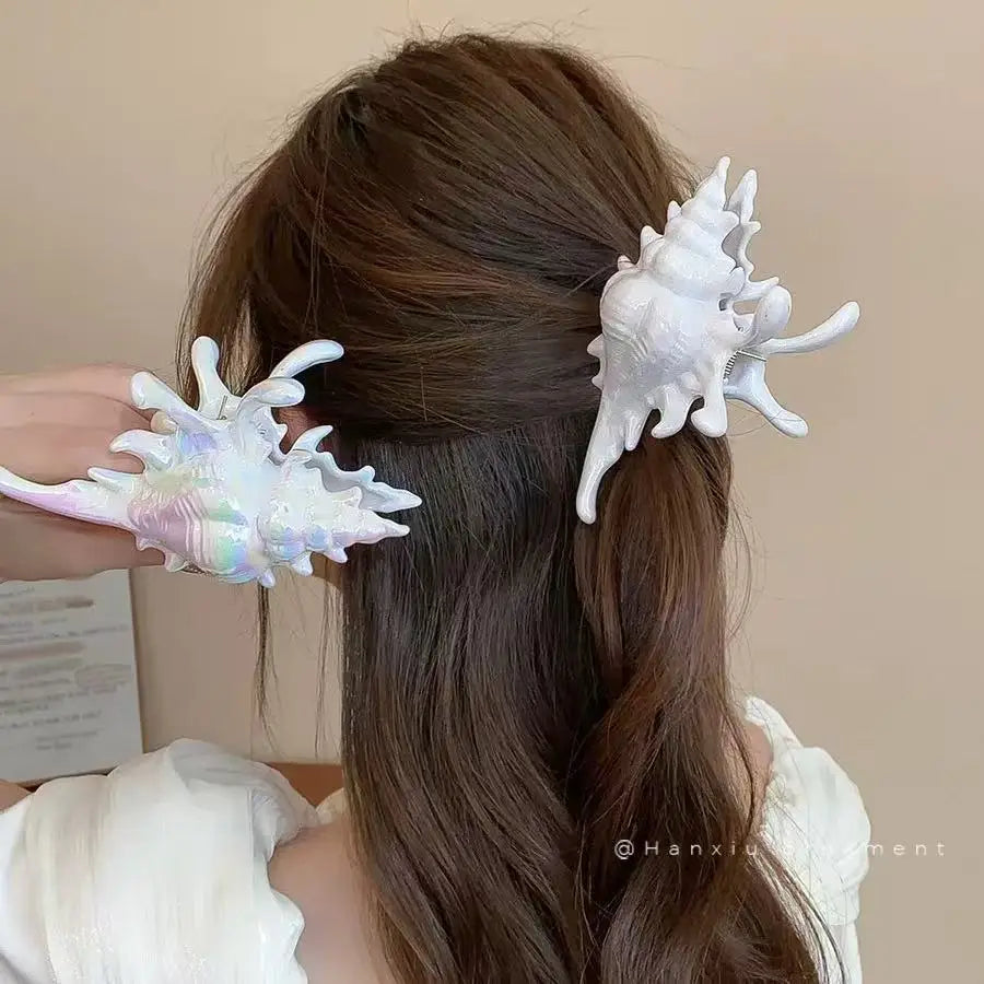 1pc seaside vacation style acrylic sea shell hair clip high-end feeling bun shark clip versatile hair accessory perfect for beach holiday or cruise. Conch