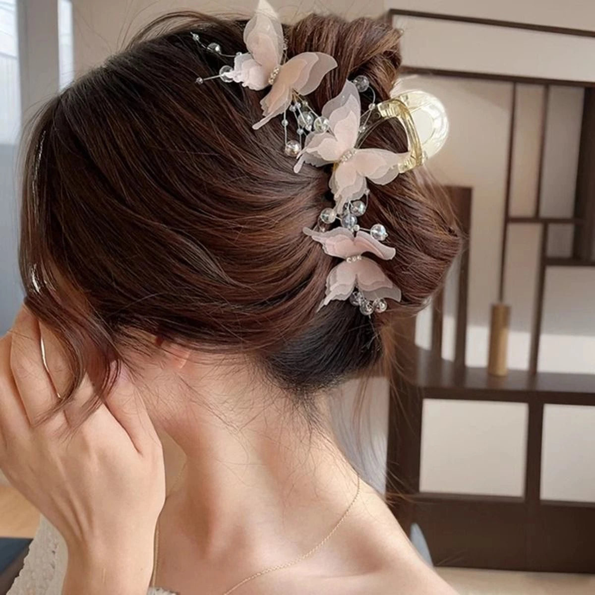 Super Fairy-Like Butterfly Hair Clip, Large Shark Clip, Back-Of-Head Hair Clip for Girls and Women, Half-Up Hair Accessory Suitable for Shopping and Everyday Casual Wear claw clip pretty wedding special occasion