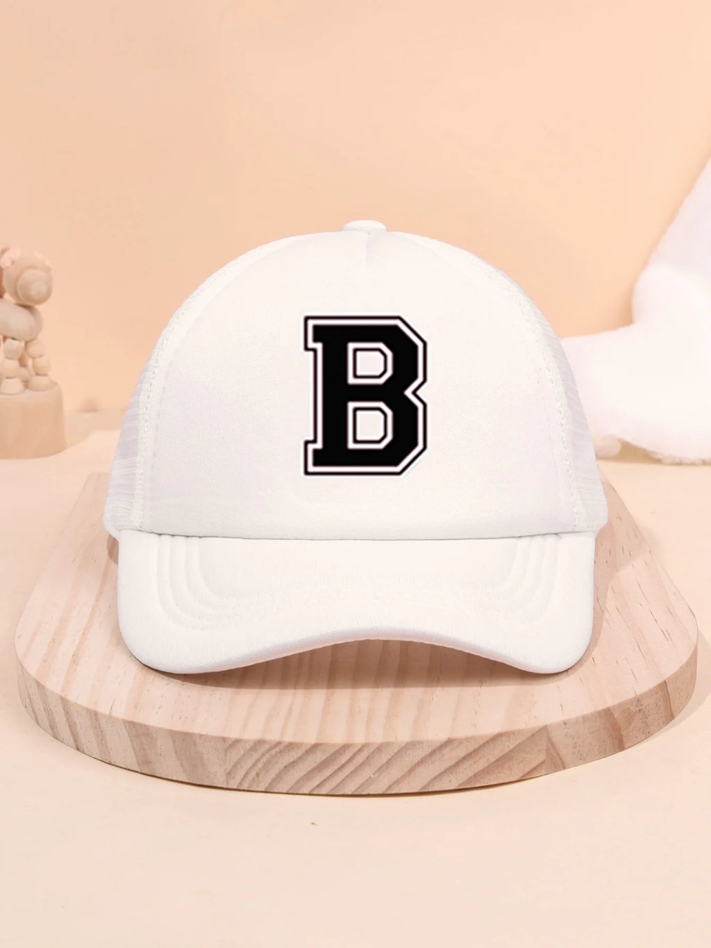 1Pc children's 26 letter printed baseball cap, fashionable sunshade duckbill cap for spring summer, breathable mesh trucker cap Initial cap