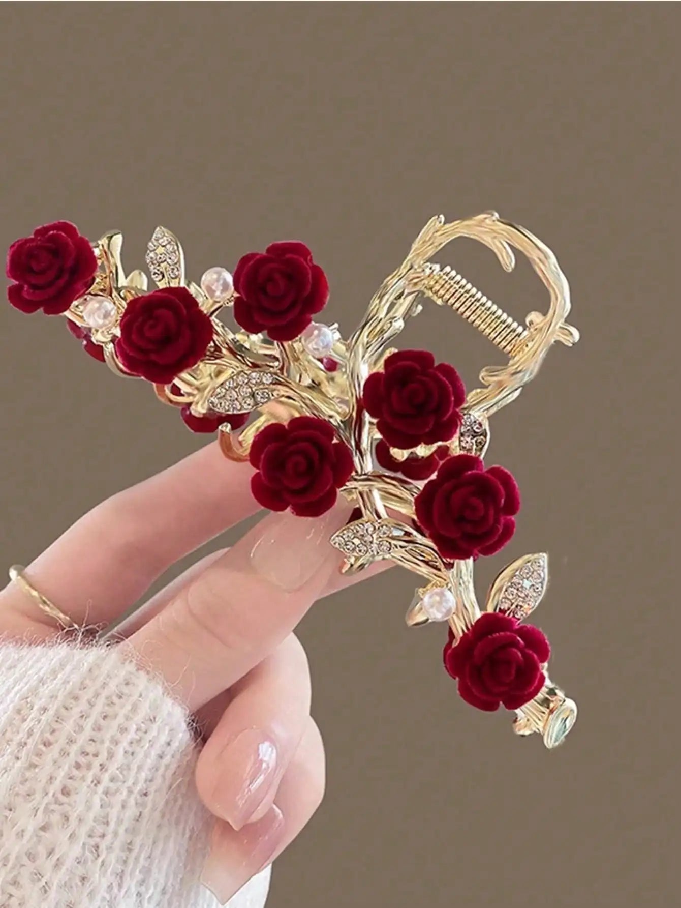 1Pcs Fashion Antique Roses Hair  metal Claw clip For Women Hair Accessories girls pretty       Holidays cruises party’s special  weddings
